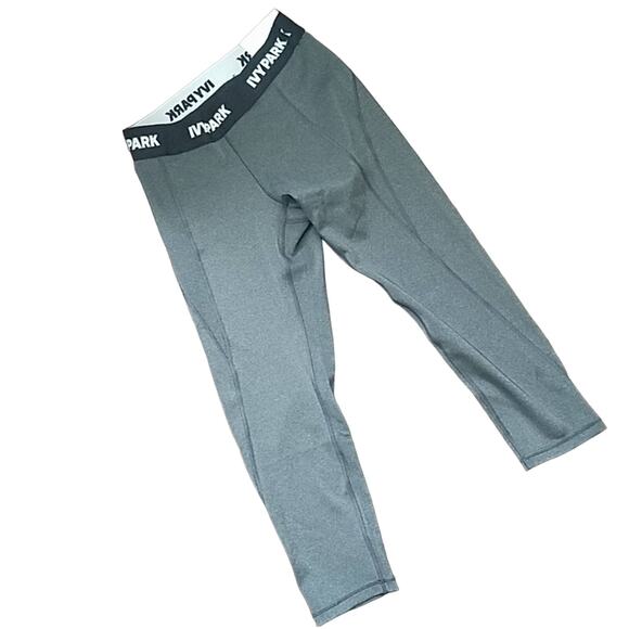NWT IVY PARK Low Rise 3/4 Legging (S) - Picture 1 of 4